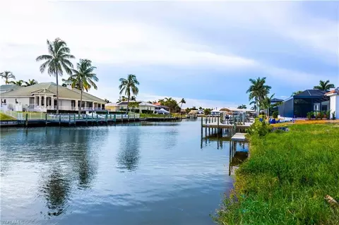 5216 SW 22nd Pl, Cape Coral, FL 33914