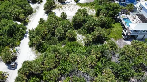 4490 Conch Shell Dr, Captiva, FL 33924
