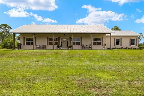 99 Trader Rd, Labelle, FL 33935