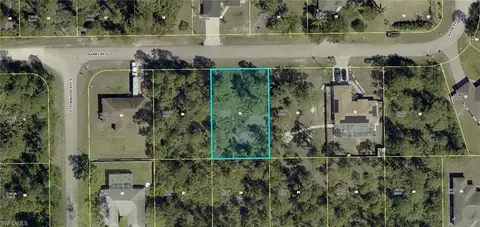 928 Franklin St E, Lehigh Acres, FL 33974