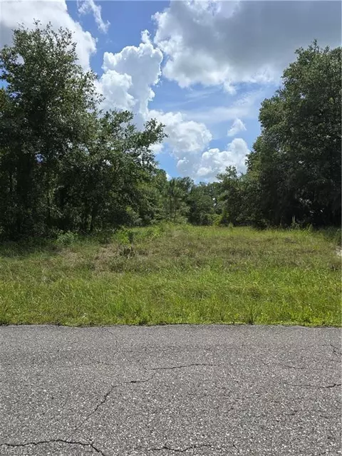 1614 Hamilton Ave, Lehigh Acres, FL 33972