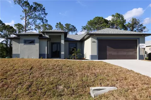 2514 52nd St SW, Lehigh Acres, FL 33976