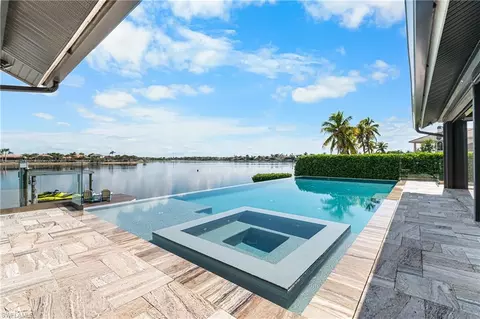 5730 Harborage Dr, Fort Myers, FL 33908