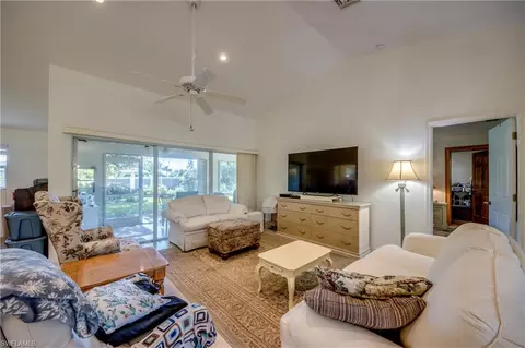 2139 SE 5th Pl, Cape Coral, FL 33990