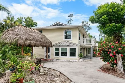 15560 S Pebble Ln, Fort Myers, FL 33912