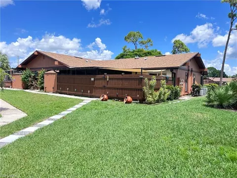 5597 Foxlake Dr, North Fort Myers, FL 33917