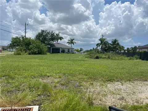 344 NE 10th Ter, Cape Coral, FL 33909