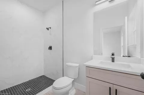 Bath - 4867 Myrtle Beach Dr, Sebring, FL 33872 photo 4 of 4