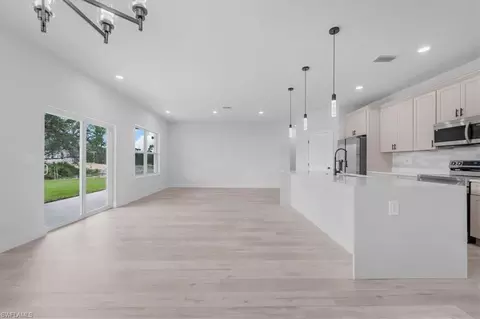 Living - 4867 Myrtle Beach Dr, Sebring, FL 33872 photo 1 of 6