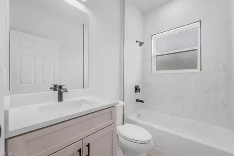 Bath - 4867 Myrtle Beach Dr, Sebring, FL 33872 photo 3 of 4