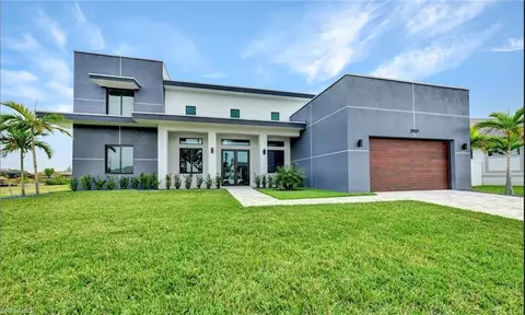 6014 Cypress Ln, Bonita Springs, FL 34134
