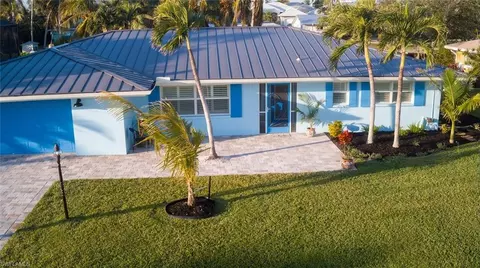 6135 Plumosa Ave, Fort Myers, FL 33908
