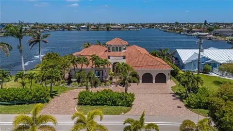 4901 Skyline Blvd, Cape Coral, FL 33914