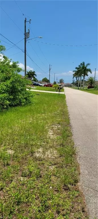  2504 NW 24th Ter, Cape Coral, FL 33993 photo 4