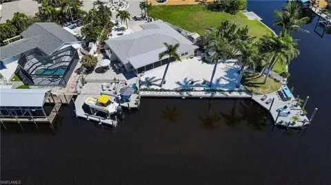 12082 Moon Shell Dr, Matlacha Isles, FL 33991