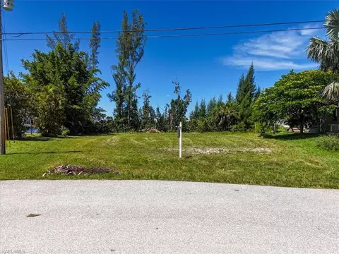 2300 NW 34 Ave, Cape Coral, FL 33993