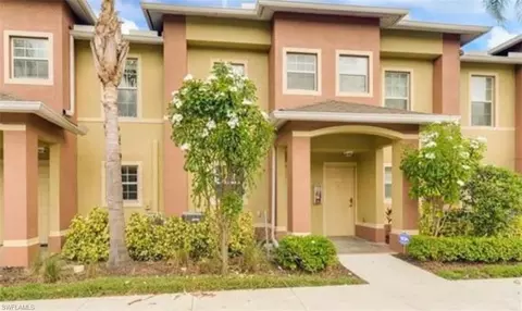 9076 Gervais Cir #407, Naples, FL 34120