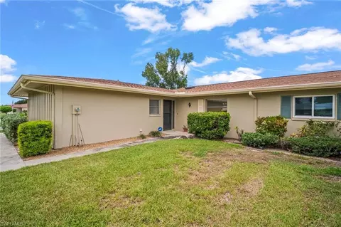 5586 Pendlewood Ln, Fort Myers, FL 33919