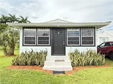 315 Avenue J SW, Moore Haven, FL 33471