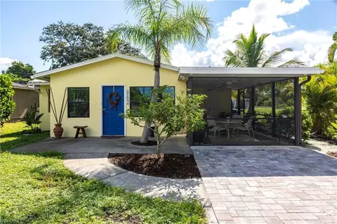 27654 Franklin St, Bonita Springs, FL 34134