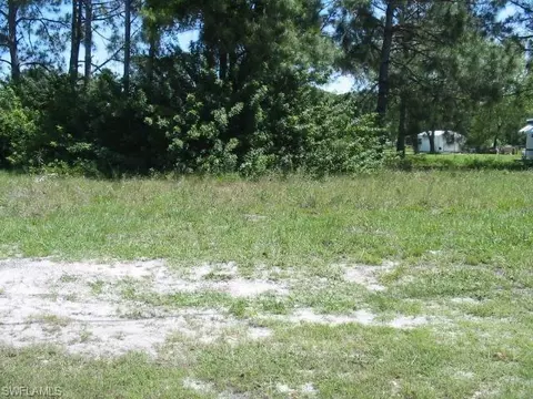 8461 Ebson Dr N, Fort Myers, FL 33917
