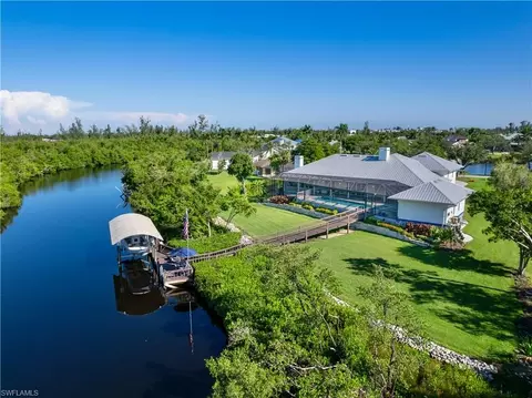 15660 Light Blue Cir, Fort Myers, FL 33908