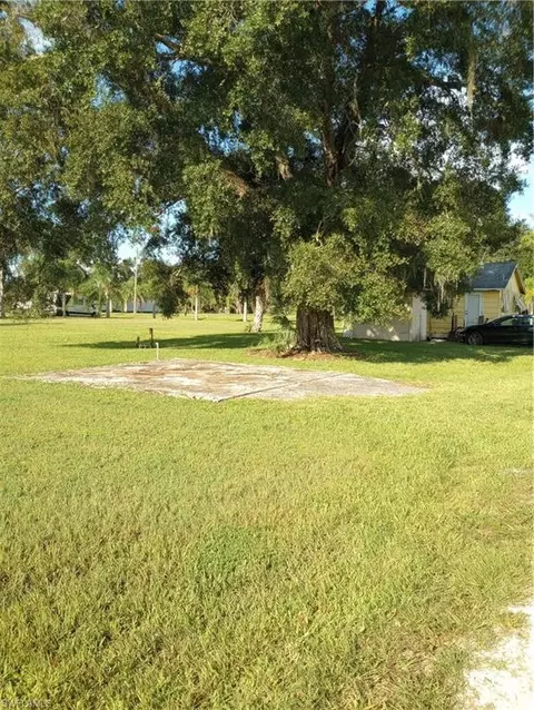 2101 Cook Ln, Alva, FL 33920