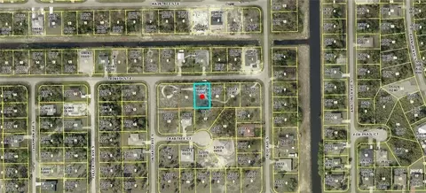 654 Trinity St E, Lehigh Acres, FL 33974