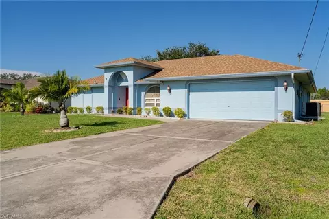 824 SE 3rd Pl, Cape Coral, FL 33990