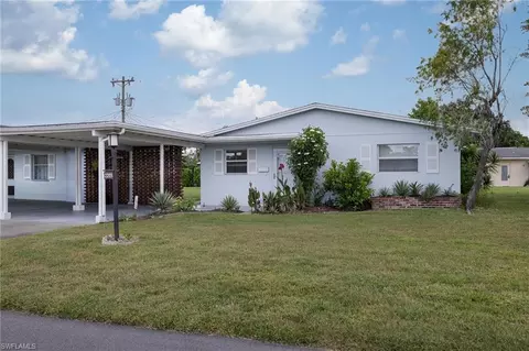 2205 Croton Ct, Lehigh Acres, FL 33936