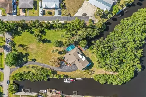 1182 Betmar Blvd, North Fort Myers, FL 33903