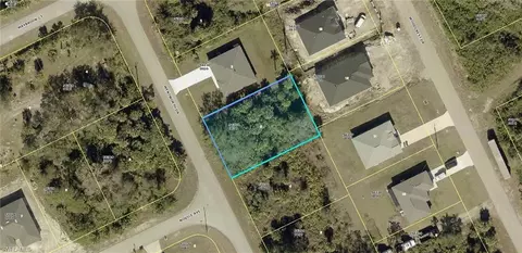 744 Wentworth Dr, Lehigh Acres, FL 33972