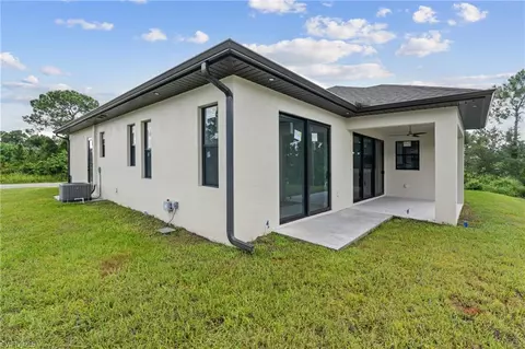 Exterior - 2101 W 9th St, Lehigh Acres, FL 33972 photo 3 of 4