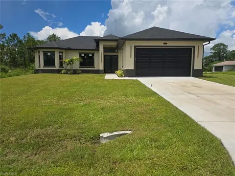 2101 W 9th St, Lehigh Acres, FL 33972