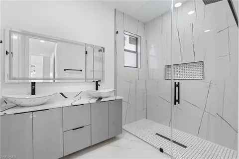 Bath - 2101 W 9th St, Lehigh Acres, FL 33972 photo 5 of 5