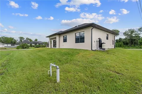 Exterior - 2101 W 9th St, Lehigh Acres, FL 33972 photo 2 of 4
