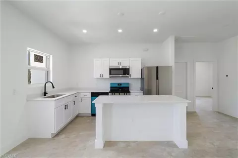 1075 Barnett St E, Lehigh Acres, FL 33974 photo 8