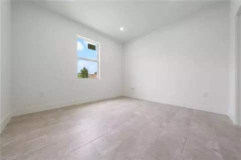 1075 Barnett St E, Lehigh Acres, FL 33974 photo 12