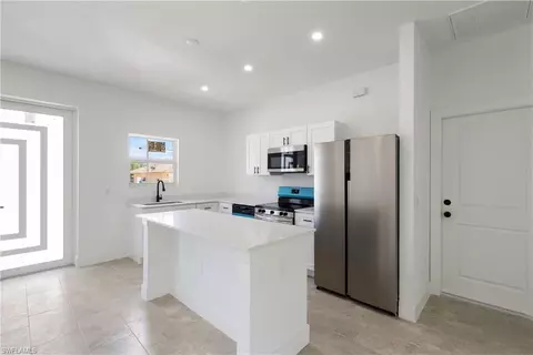 1075 Barnett St E, Lehigh Acres, FL 33974 photo 9