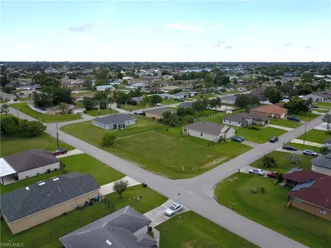 632 SE 3rd St, Cape Coral, FL 33990