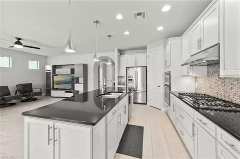 Kitchen - 20059 Tavernier Dr, Estero, FL 33928 photo 4 of 4