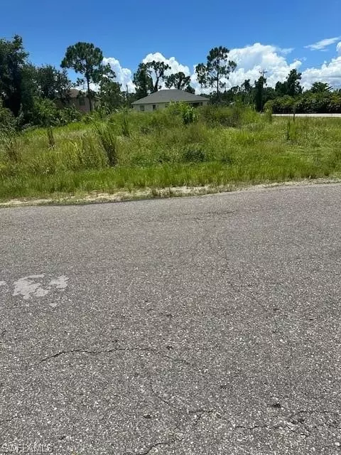 2519 16th St W, Lehigh Acres, FL 33971