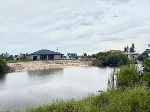 1722 NE 1st Pl, Cape Coral, FL 33909