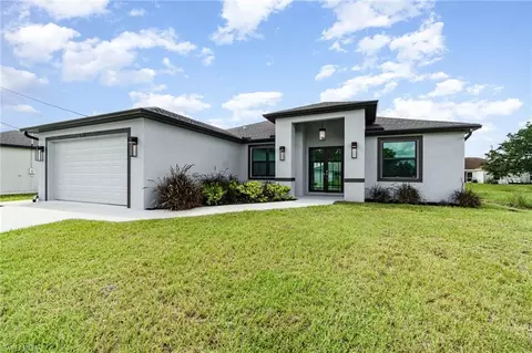 3717 4th St SW, Lehigh Acres, FL 33976
