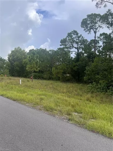 4104 3rd St W, Lehigh Acres, FL 33971