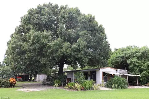 8286 Mcdaniel Dr, North Fort Myers, FL 33917