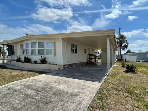 5518 Back Bay Bnd, North Fort Myers, FL 33917
