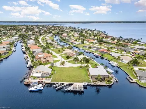 2208 SE 27th St, Cape Coral, FL 33904