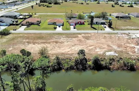1611 NW 2nd St, Cape Coral, FL 33993