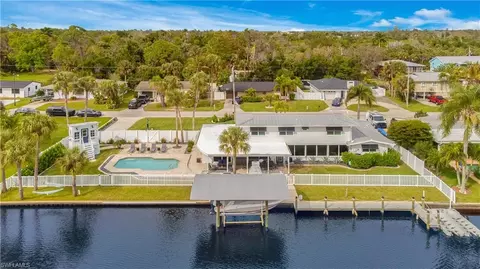 84 Cardinal Dr, North Fort Myers, FL 33917